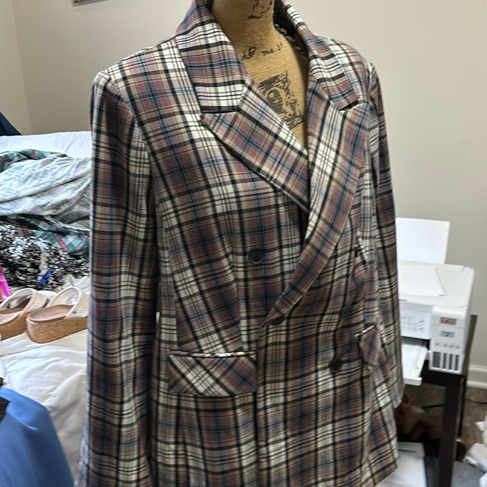 Gorgeous plaid double breasted suit jacket. Cara Santana x 16W great condition!